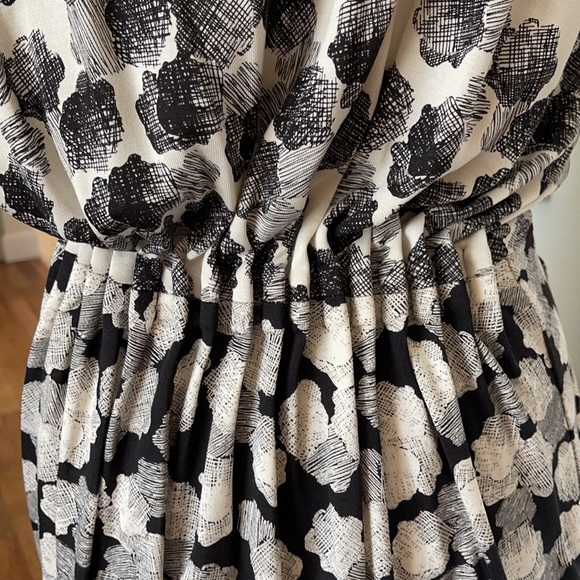 Y2K DVF Silk Dress - Picture 8 of 11